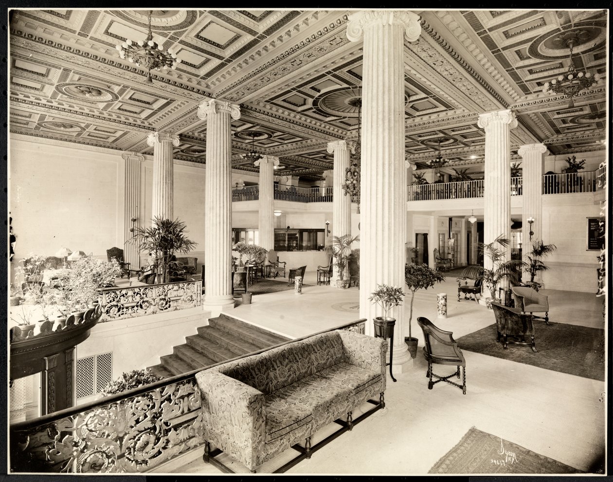 La entrada y el vestíbulo del Hotel Robert Treat, Newark, Nueva Jersey, 1916 de Byron Company