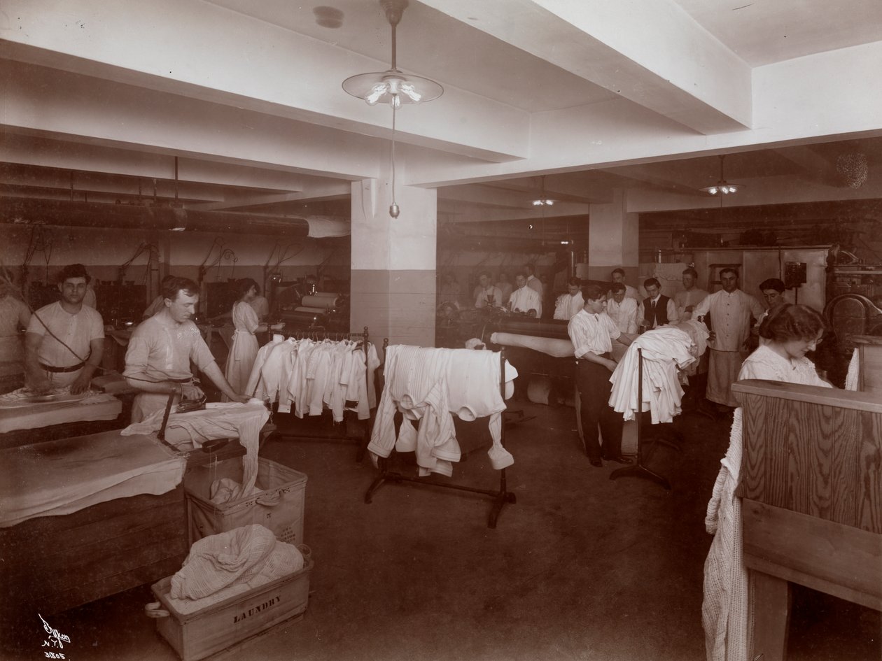 La lavandería en el Hotel McAlpin, 1913 de Byron Company