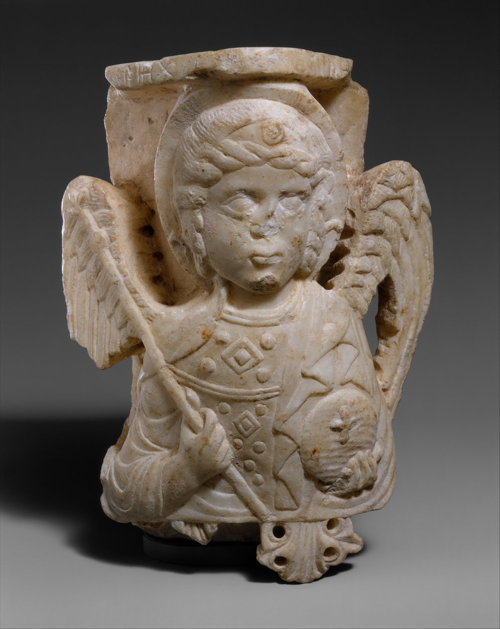 Capitel con busto del Arcángel Miguel de Byzantine