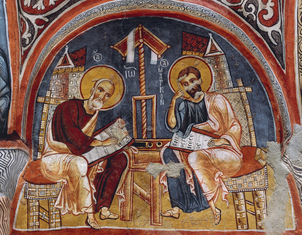 Evangelistas Lucas y Mateo escribiendo los Evangelios, Karanlik Kilise (Iglesia Oscura) (siglos XII-XIII), Goreme (Lista del Patrimonio Mundial de la Unesco) de Byzantine