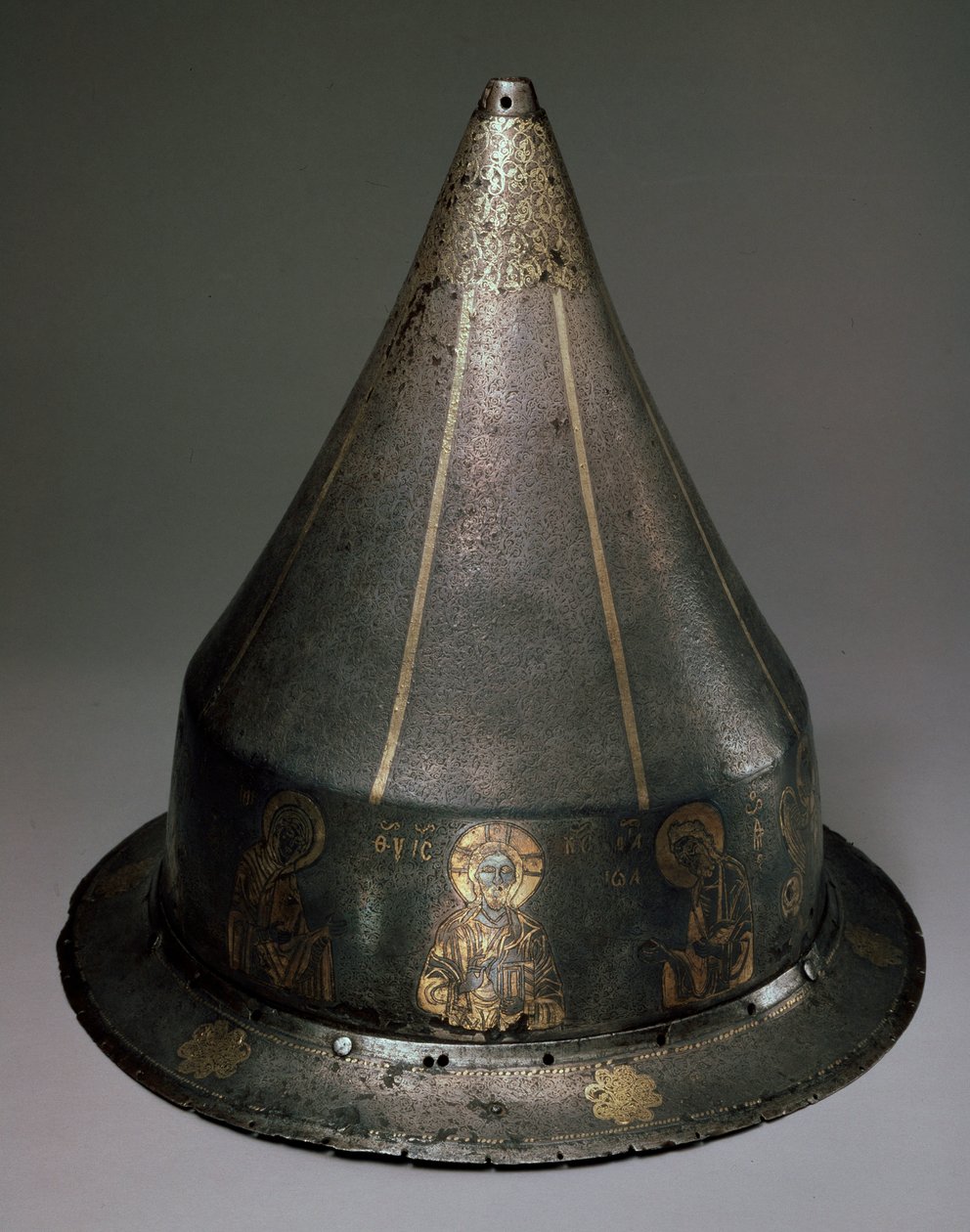 Casco de acero, oro y plata con Deesis, Bizantino, siglo XIII de Byzantine Byzantine