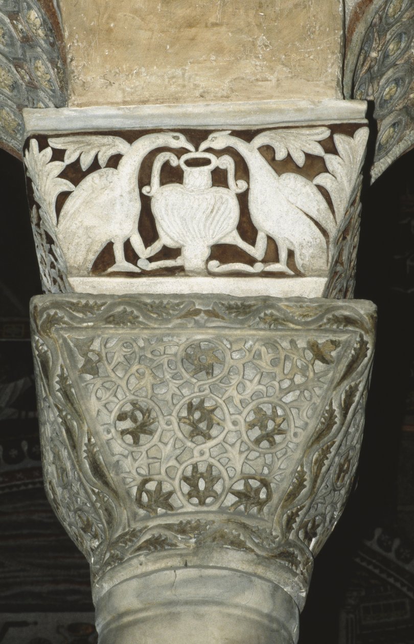 Capitel decorado del interior de Byzantine School