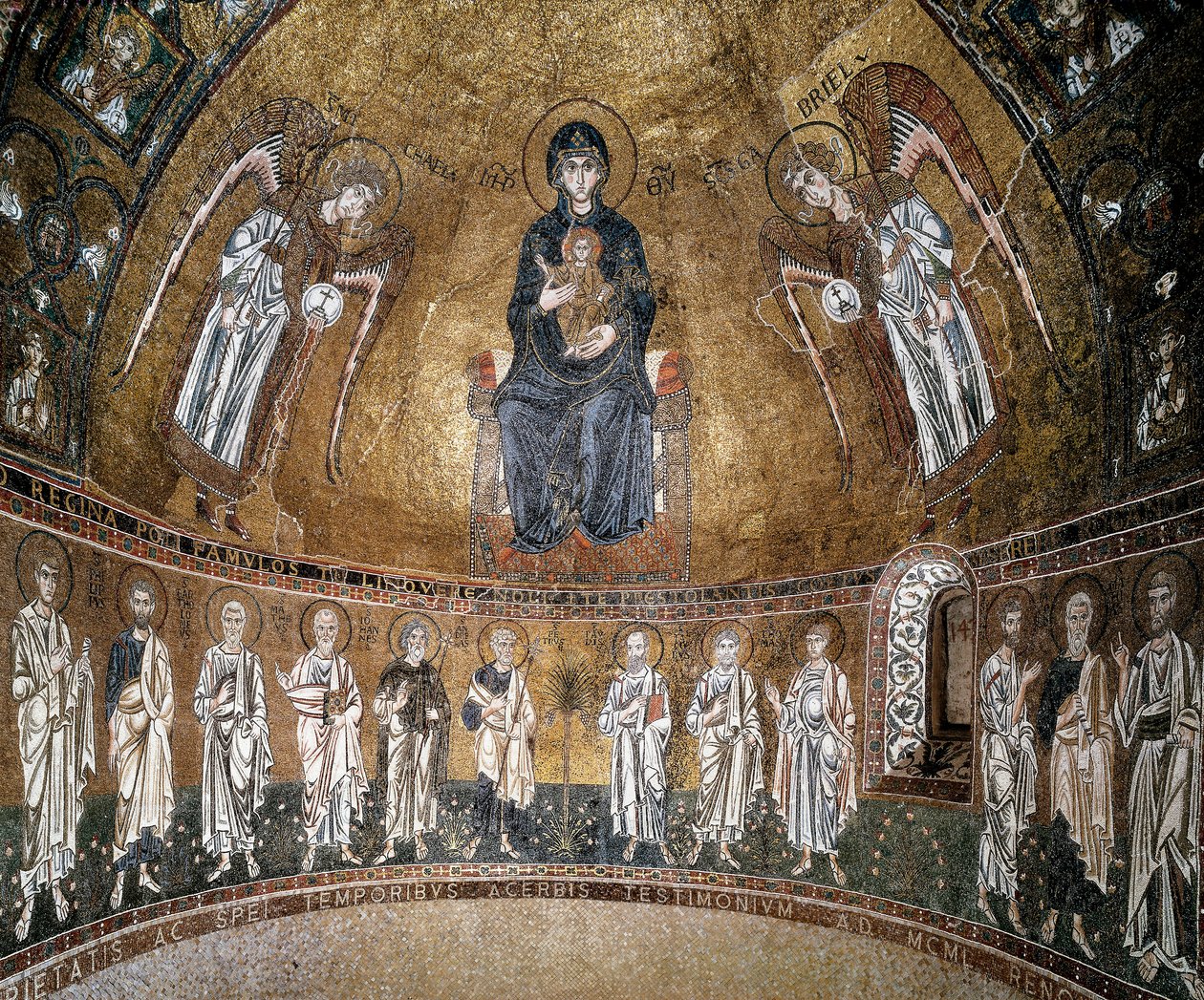 Virgen entronizada con arcángeles y apóstoles de Byzantine School