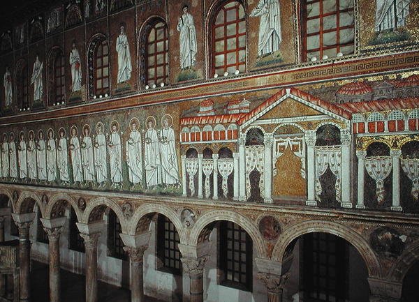 Fachada del Palazzo di Teodorico y la Procesión de los Mártires, 527-99 (mosaico) de Byzantine School