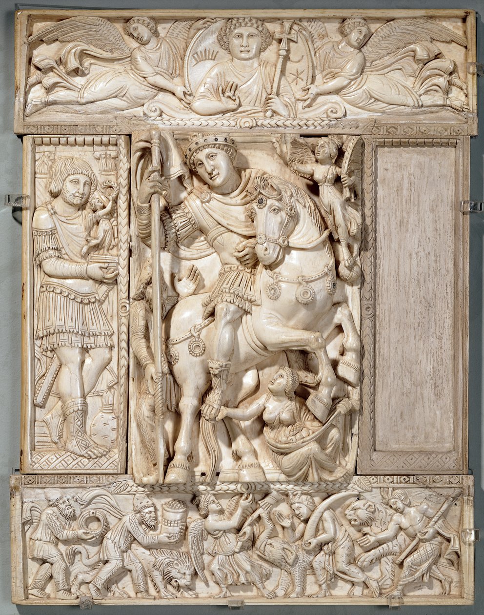 El Emperador Triunfante, conocido como el Marfil Barberini, 500-550 d.C. de Byzantine School