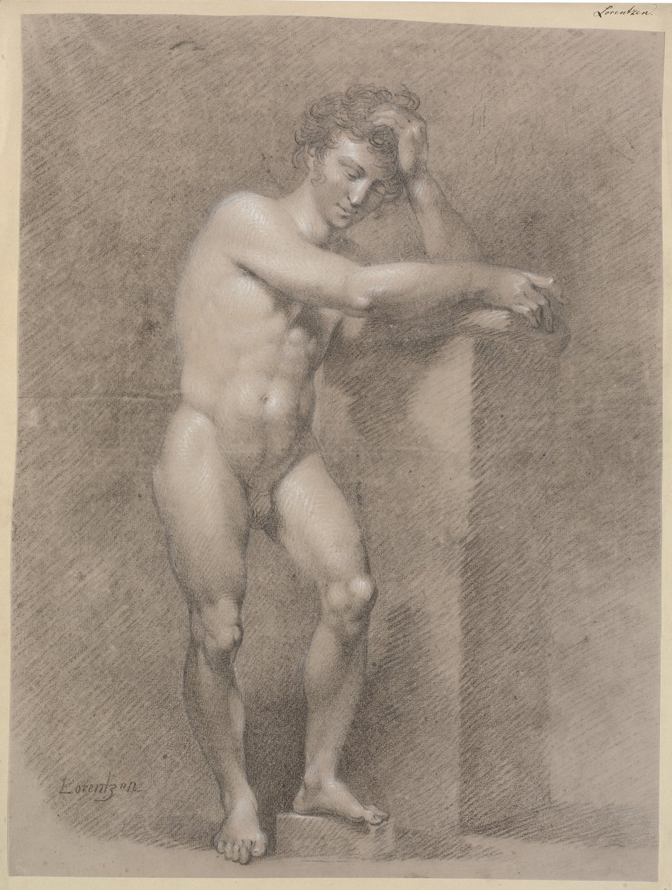 Modelo de pie apoyado en un pedestal alto de C.A. Lorentzen