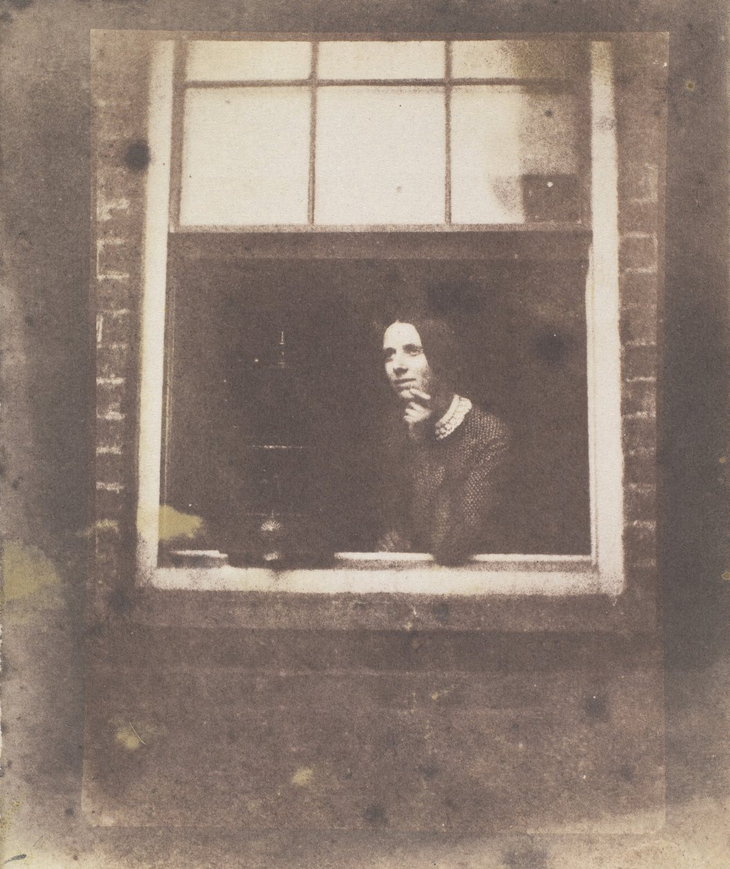 Dama en Ventana Abierta con Jaula de Pájaros de Calvert Jones