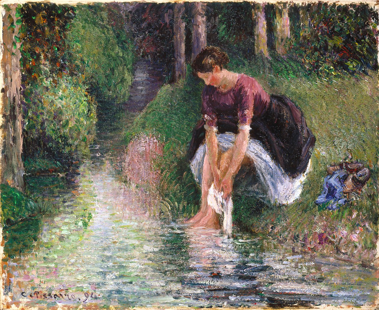 Mujer lavándose los pies en un arroyo de Camille Jacob Pissarro