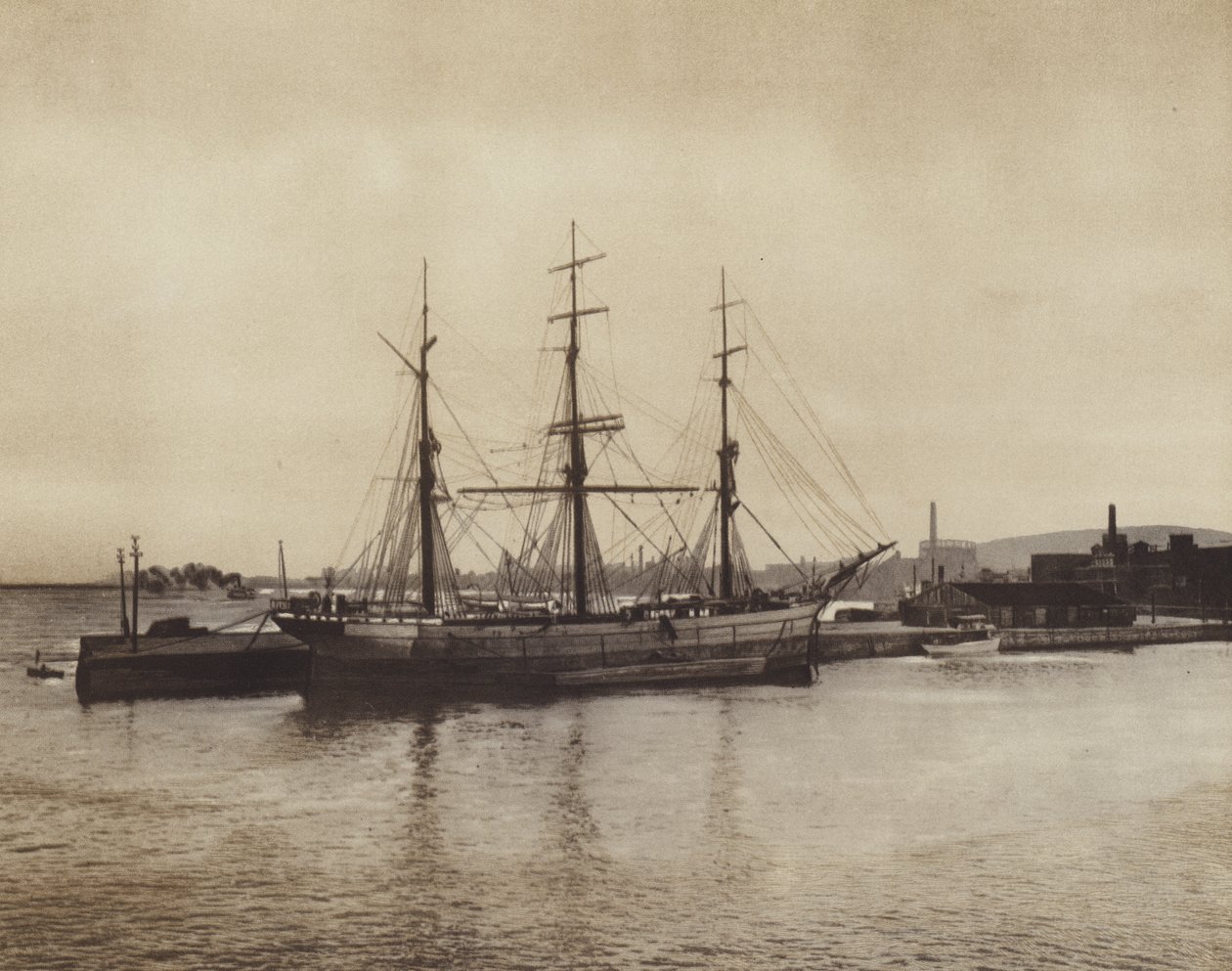 The Harbour at Hochelaga, Old-Time Schooner Still in Commission (foto en blanco y negro) de Canadian Photographer