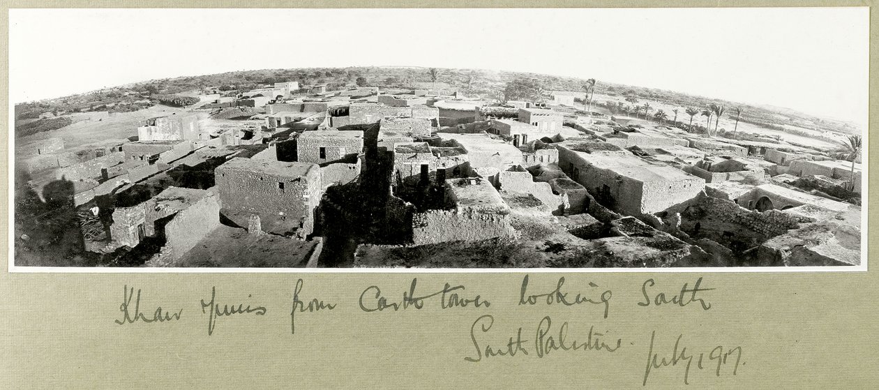 Khan Yunis desde la torre del castillo, sur de Palestina, julio de 1917 de Capt. Arthur Rhodes