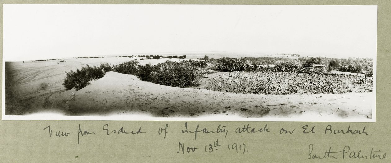 Vista desde Esdud de un ataque de infantería en El Burkah, 13 de noviembre de 1917 de Capt. Arthur Rhodes