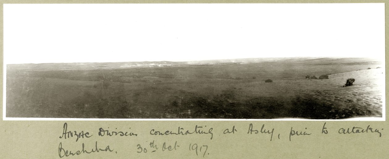 División ANZAC concentrándose en Asluj antes de atacar Beersheba, 20 de octubre de 1917 de Capt. Arthur Rhodes