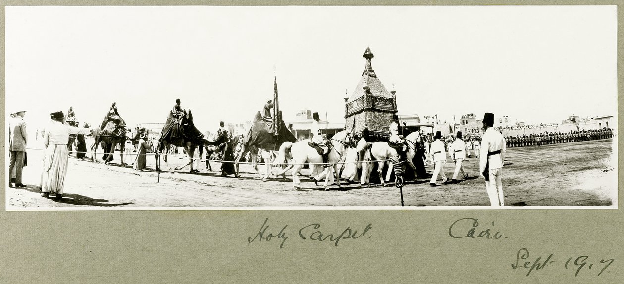 Alfombra Sagrada, El Cairo, septiembre de 1917 de Capt. Arthur Rhodes