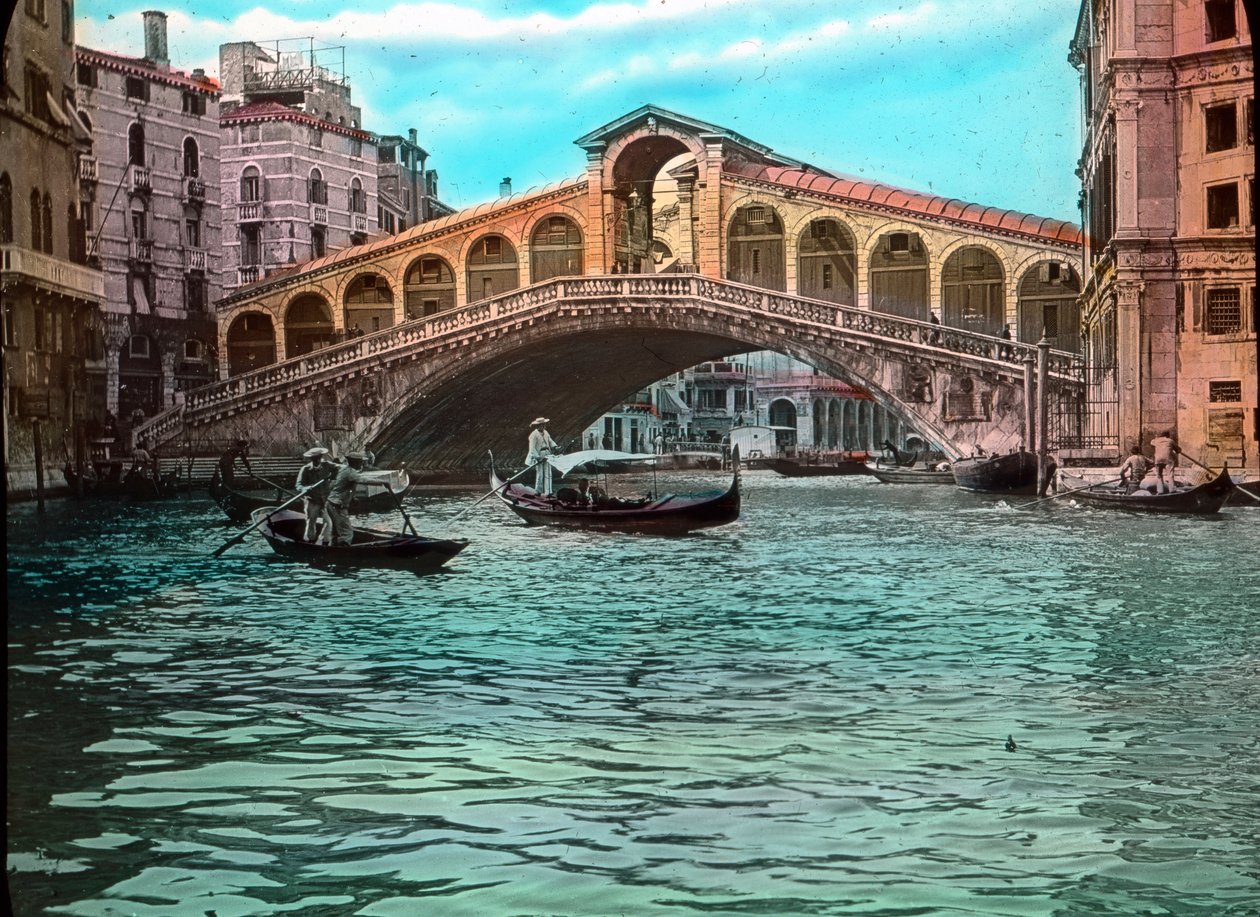 Italia, Venecia, Puente de Rialto y Gran Canal, fecha de la imagen: hacia 1910. Archivo Carl Simon de Carl Simon