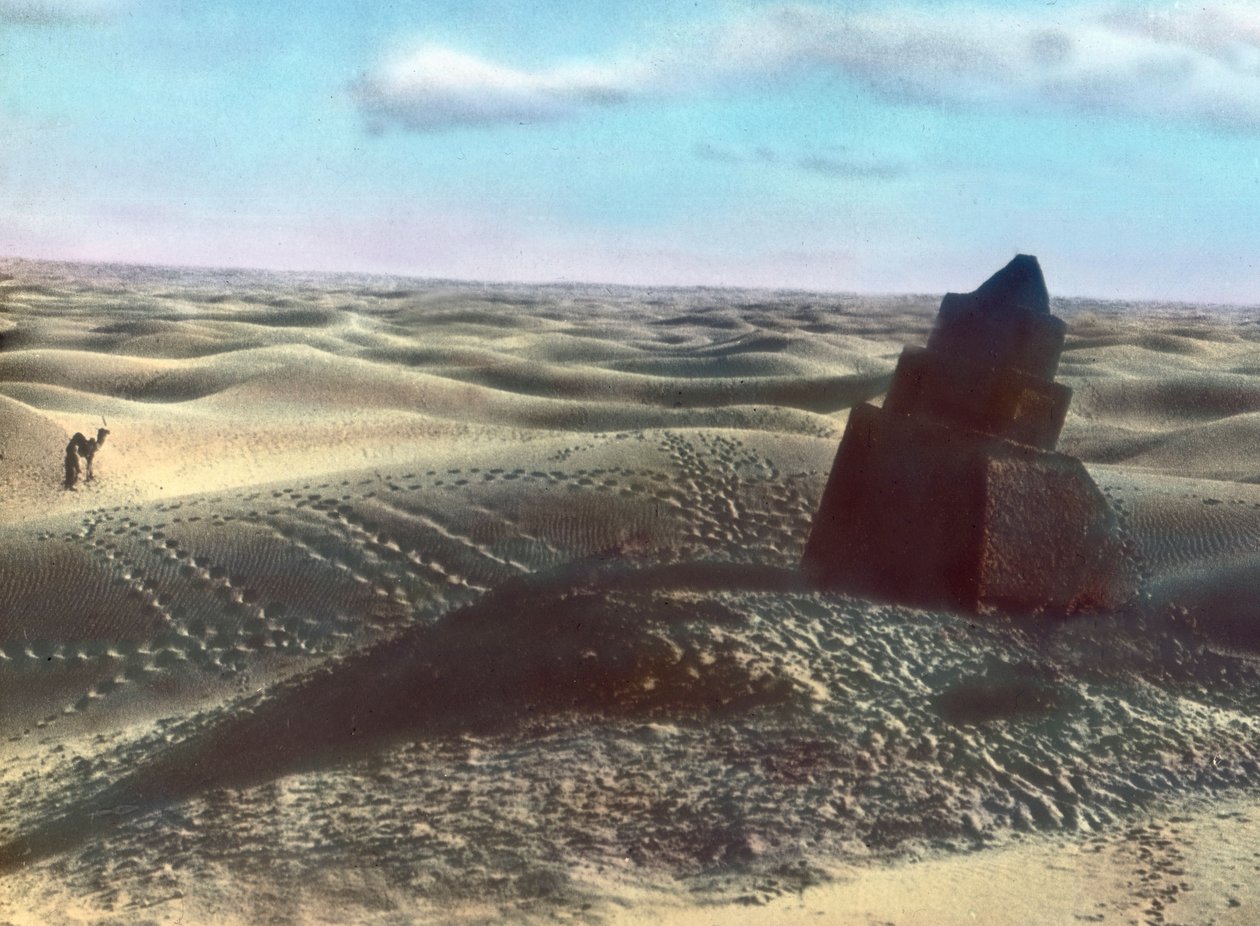 Marruecos, hito en el desierto, fecha de la imagen: hacia 1910. Archivo Carl Simon de Carl Simon