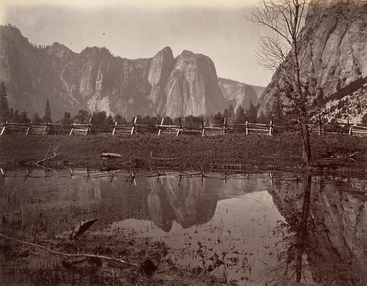 Rocas de la Catedral, Yosemite, ca. 1872, impreso ca. 1876 de Carleton E. Watkins.