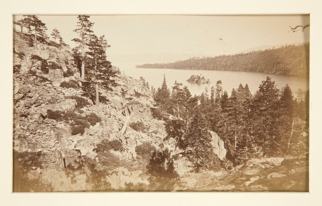 Cuatro escenas de ferrocarril y cuatro vistas de Lake Tahoe: Emerald Bay, Lake Tahoe de Carleton E. Watkins