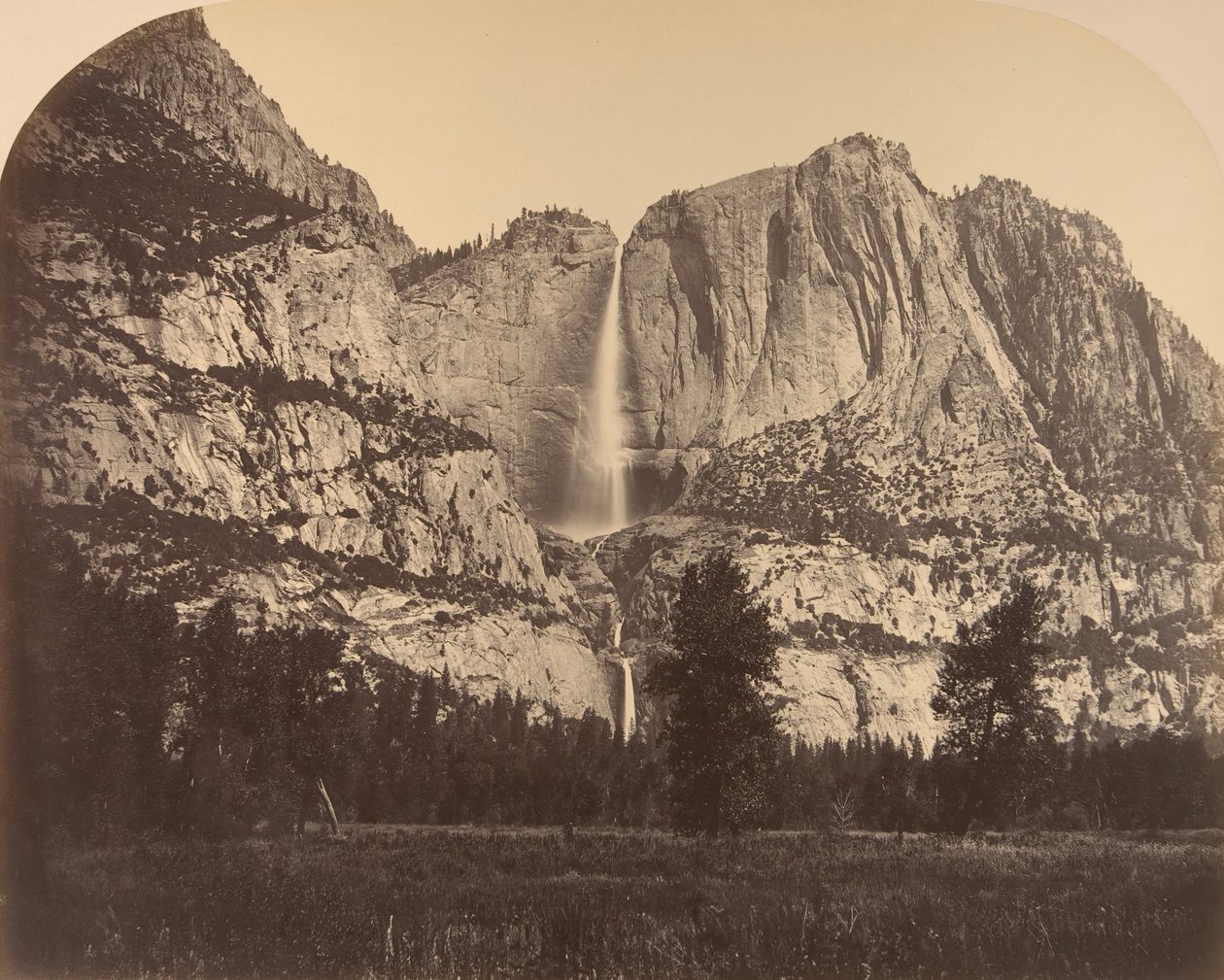 2637 Ft. Cascada de Yosemite, Vista Frontal de Carleton Emmons Watkins
