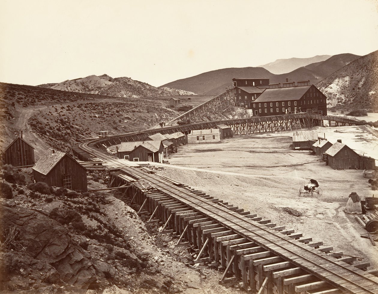 Eureka Quartz Mill y Flume, Nevada, 1875, impreso ca. 1876 de Carleton Emmons Watkins