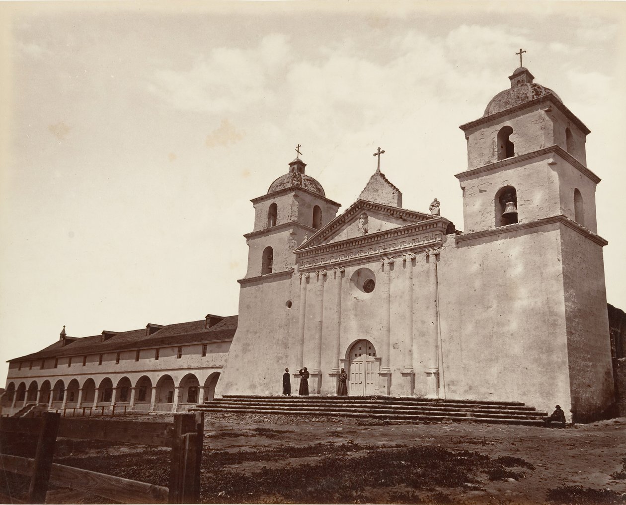 Iglesia de la Misión Vieja, Santa Bárbara, 1876, impreso ca. 1876 de Carleton Emmons Watkins