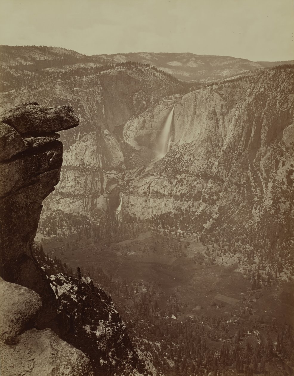 Cataratas de Yosemite desde Glacier Point, 1865-66, impreso ca. 1875 de Carleton Emmons Watkins