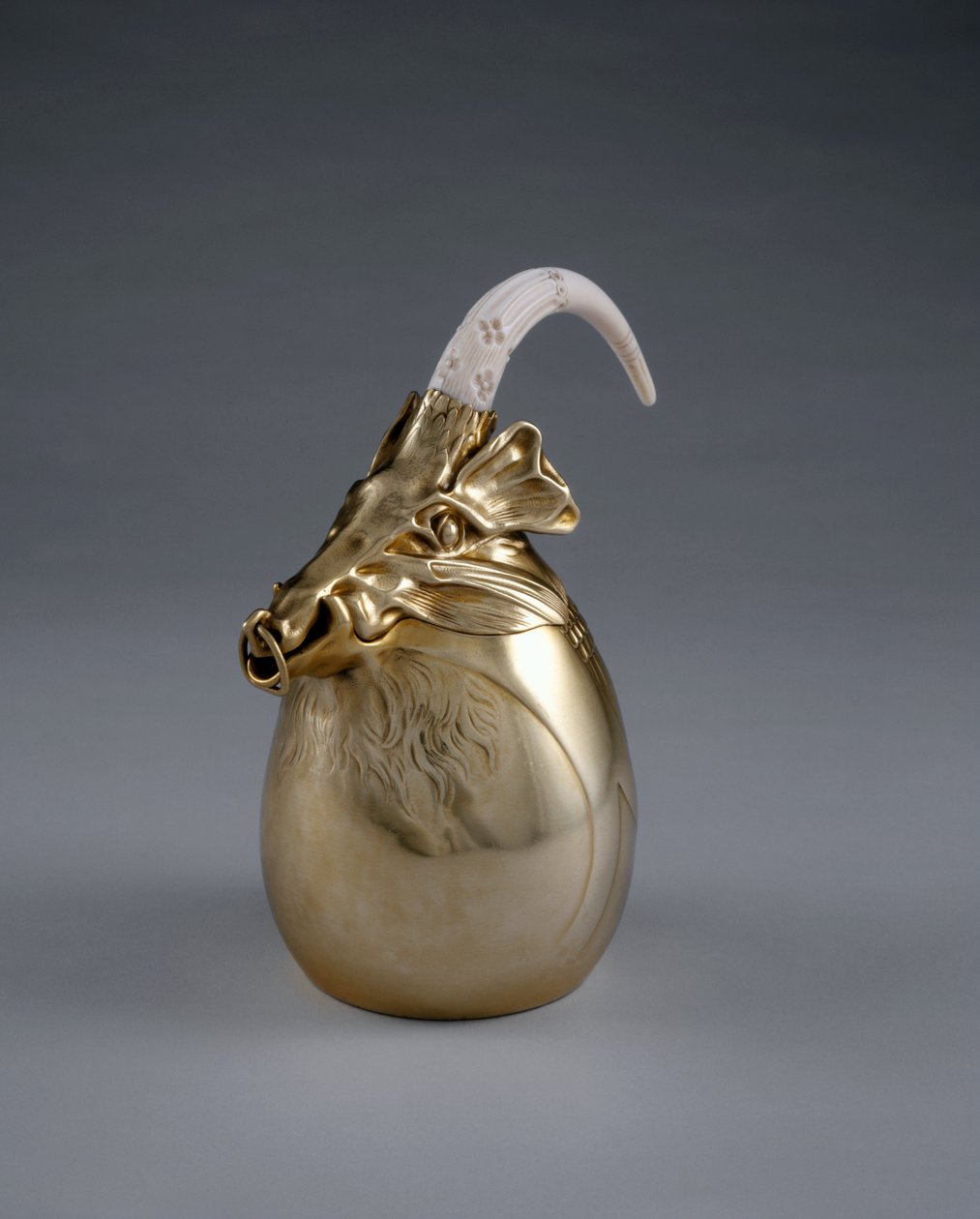 Tetera, ejecutada por Adrien-Aurélien Hebrard, c.1907 de Carlo Bugatti