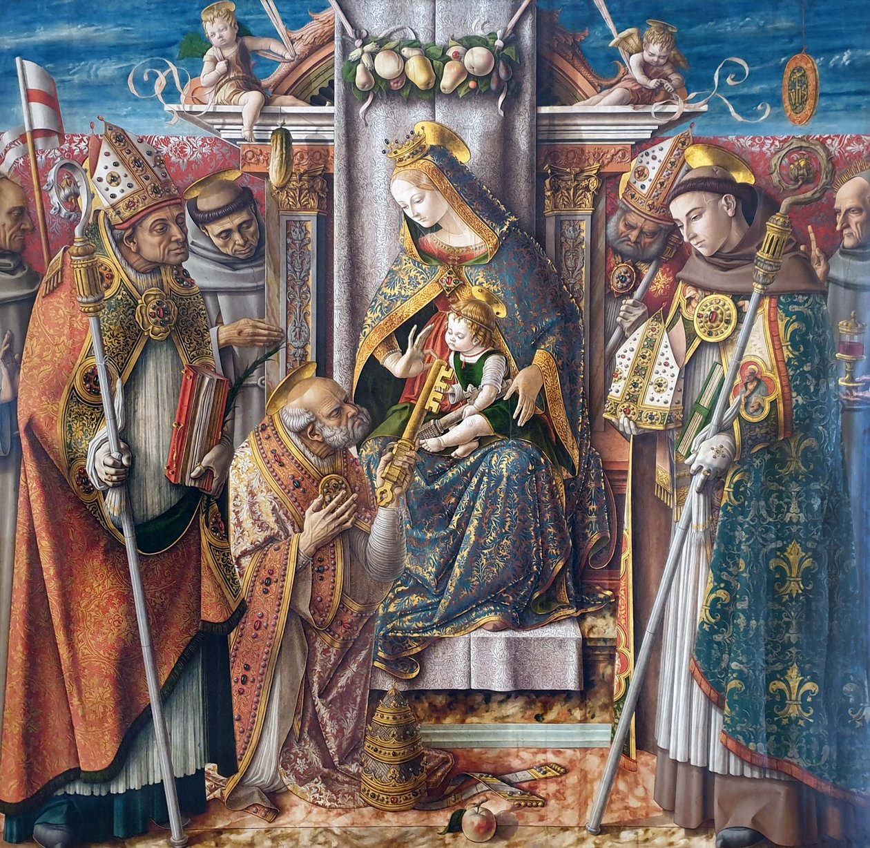 Alemán: Madonna entronizada con el niño, la entrega de las llaves a San Pedro Apóstol y con San Juan Capistrano, San Emidio, San Francisco, San Luis de Tolosa, el Beato Giacomo della Marca y un obispo Madonna entronizada con el niño, el de Carlo Crivelli