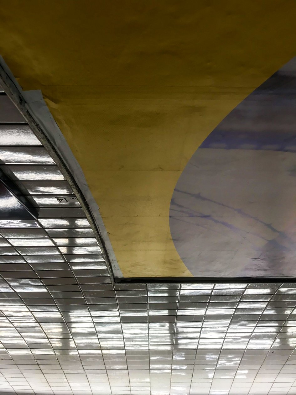 Composición - Metro, 2019 (foto) de Cécile Jamet