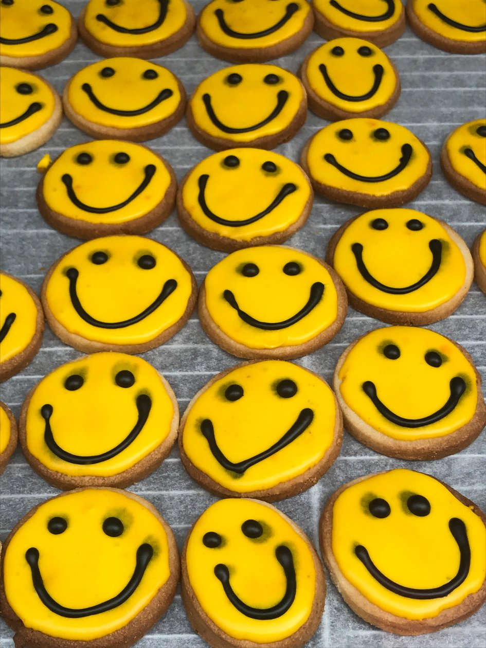 Composición - Smiley, 2019 (foto) de Cécile Jamet