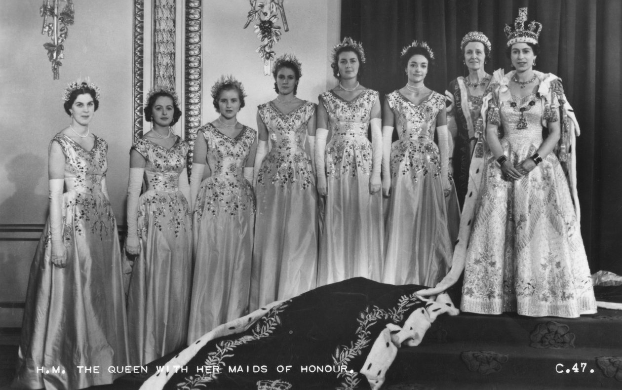 HM Reina Isabel II con sus Damas de Honor, La Coronación, 2 de junio de 1953 de Cecil Beaton
