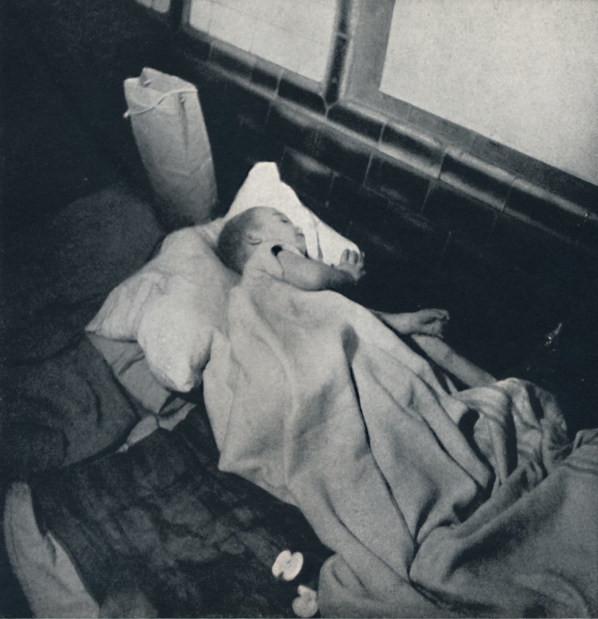 Bebé durmiendo, 1941 de Cecil Beaton