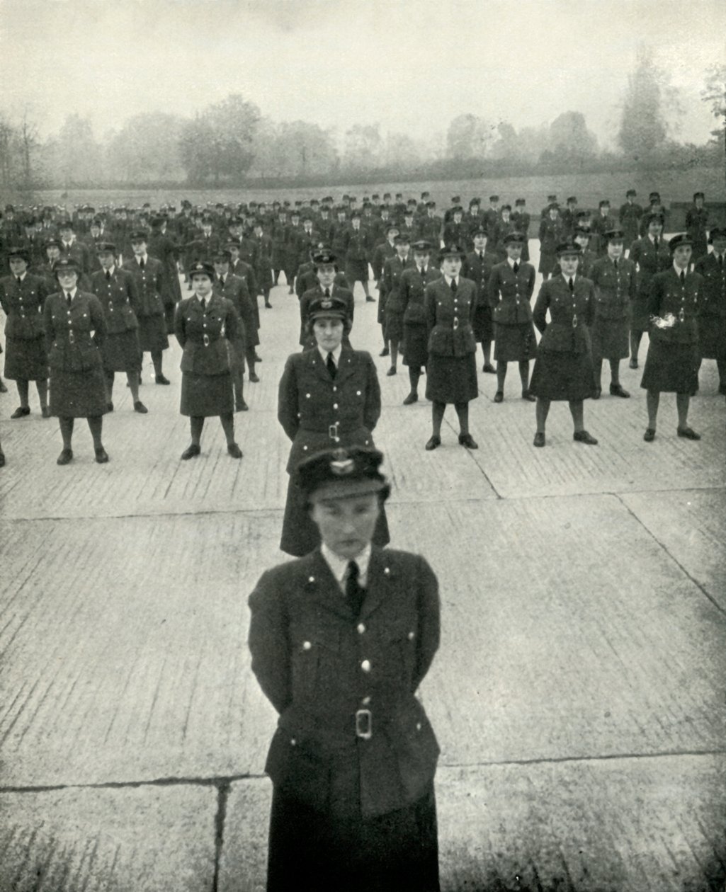 Oficiales de la W.A.A.F. en su escuela de instrucción, c1943 de Cecil Beaton