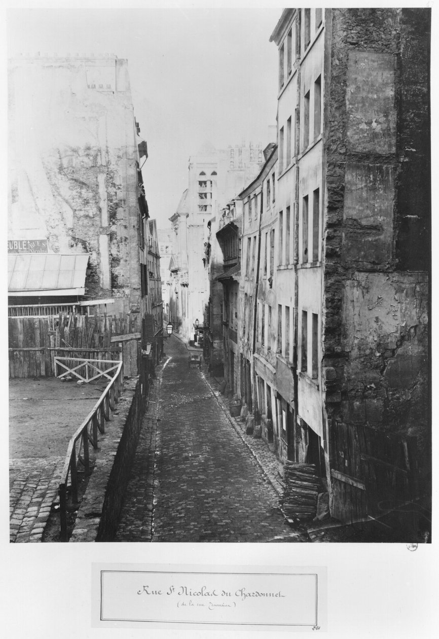 Rue Saint-Nicolas-du-Chardonnet, desde la calle Traversine, París, 1858-78 de Charles Marville