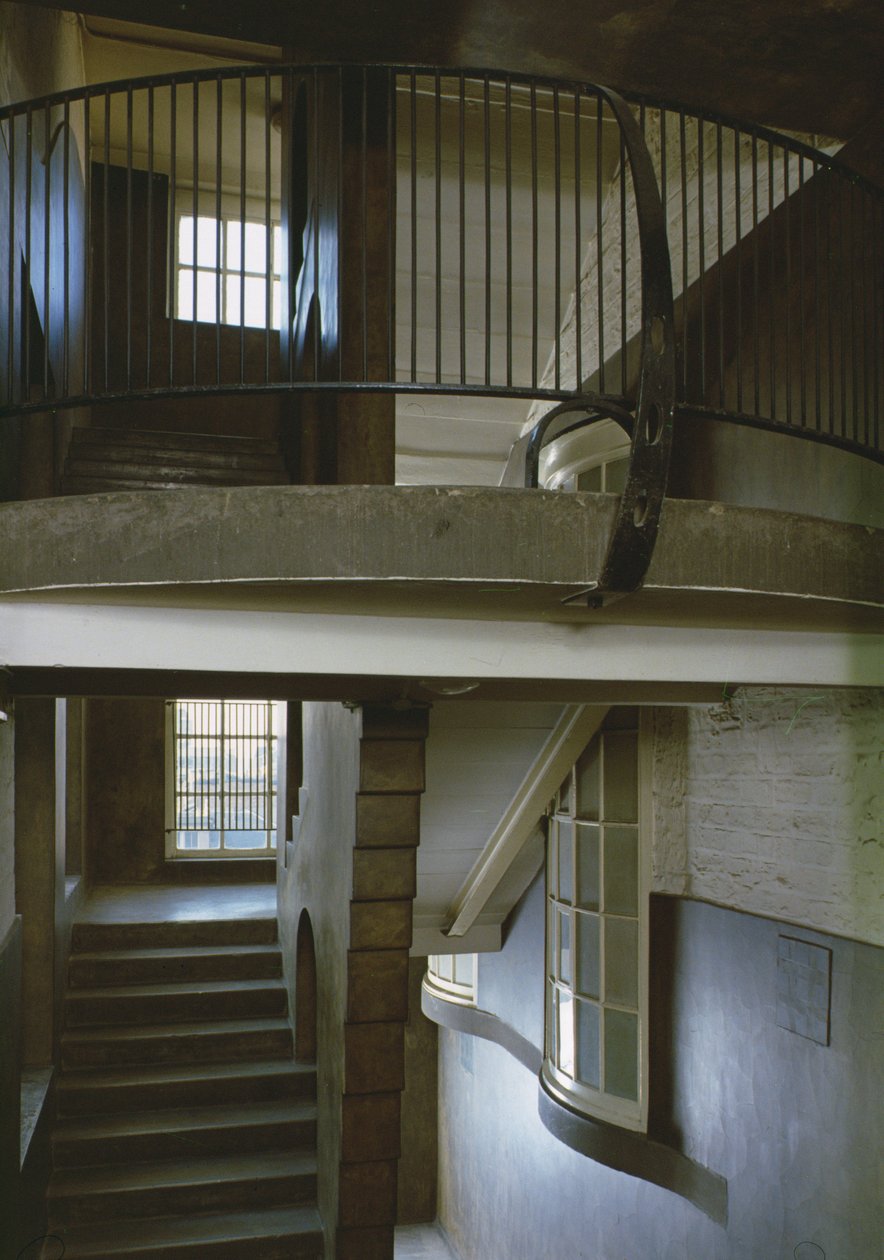 Vista de la escalera este, construida en 1897-99 de Charles Rennie Mackintosh