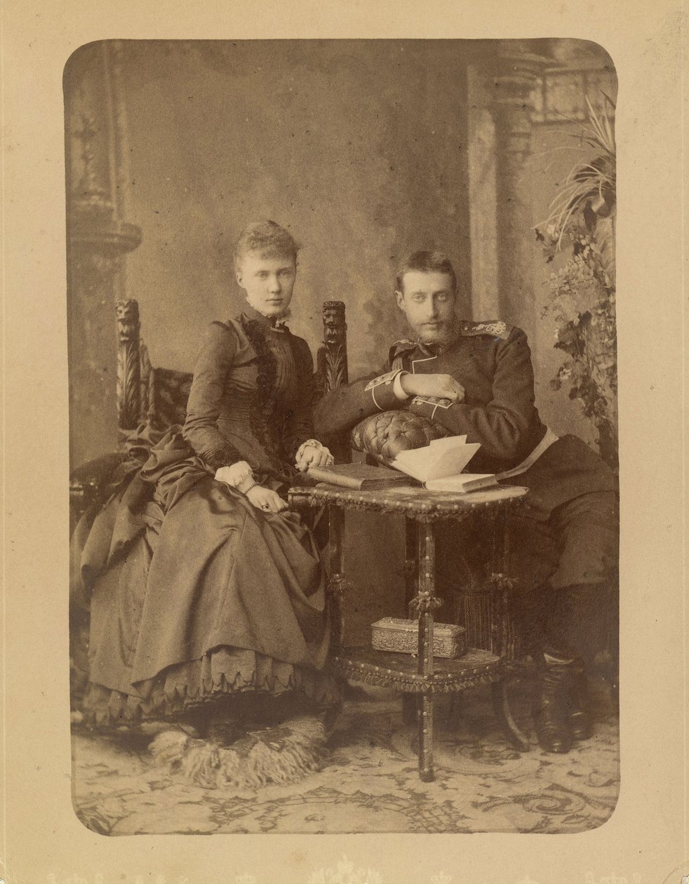 Constantin Constantinovitch de Russie et Elisabeth Mavrikievna de Russie (nee princesse Elisabeth de Saxe Altenbourg) - Gran Duque Constantino Constantinovich de Rusia (1858-1915) y Gran Duquesa Elizaveta Mavrikievna de Rusia (1865-1927), por Bergamasc de Charles Bergamasco