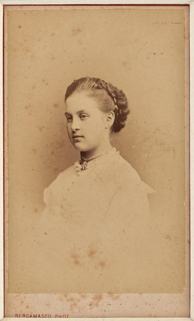 Olga Constantinovna de Russie - Portrait of Grand Duchess Olga Constantinovna of Russia (1851-1926) par Bergamasco, Charles (Karl) (1830-1896). Fotografía de Charles Bergamasco