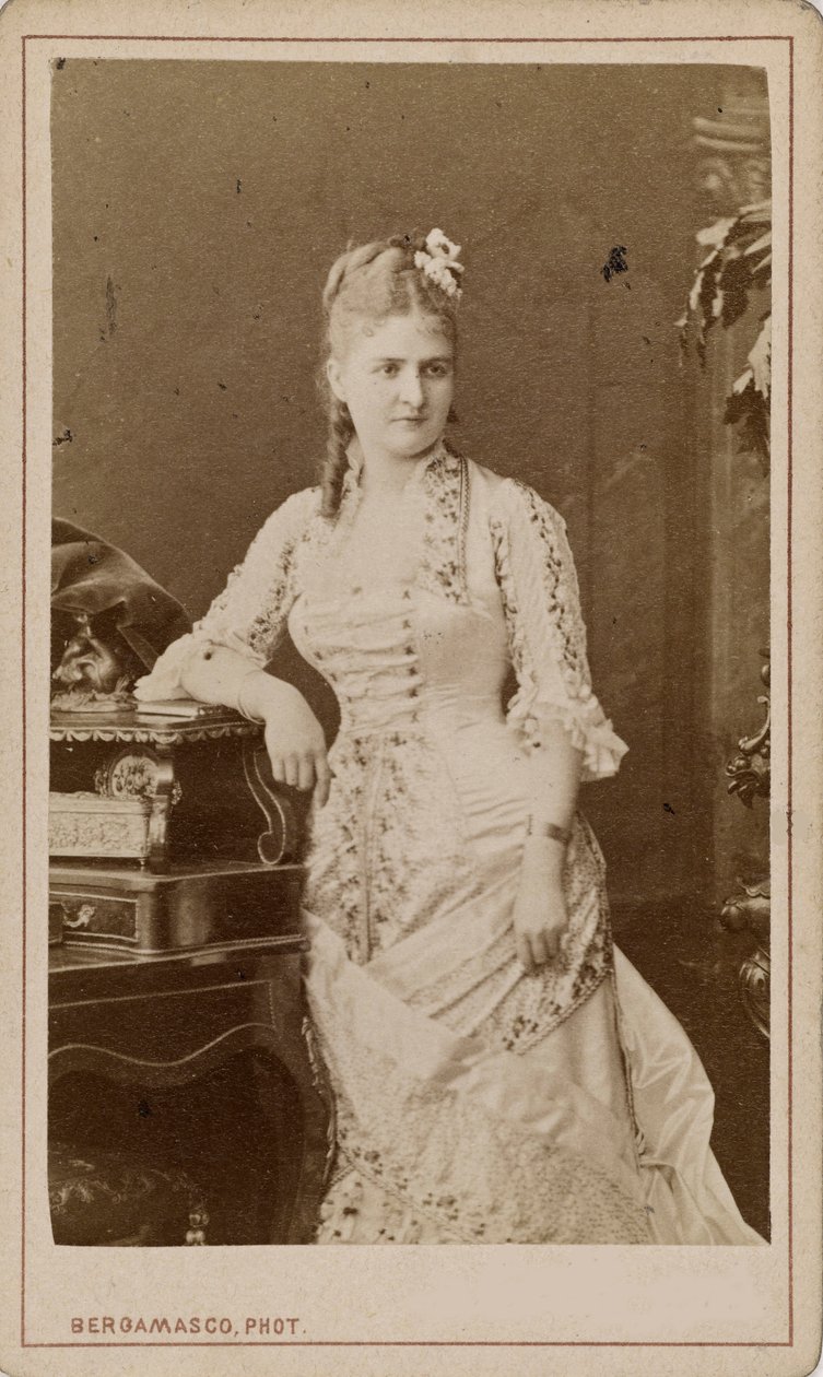 Retrato de la cantante de ópera Caroline Salla Caroline Louise de Septavaux, c. 1880 de Charles Bergamasco