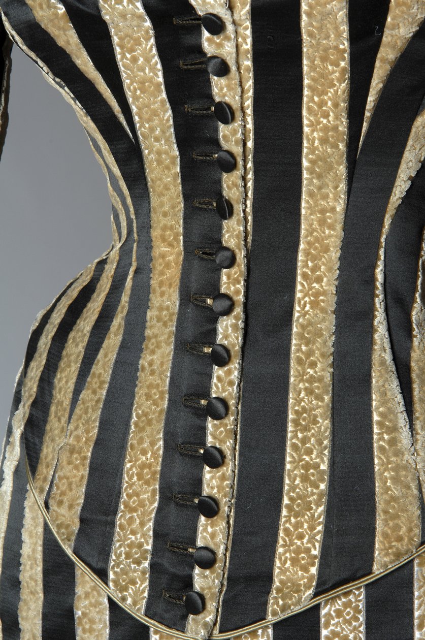Vestido de noche, c.1884 (vista parcial del cierre de botones) de Charles Frederick Worth