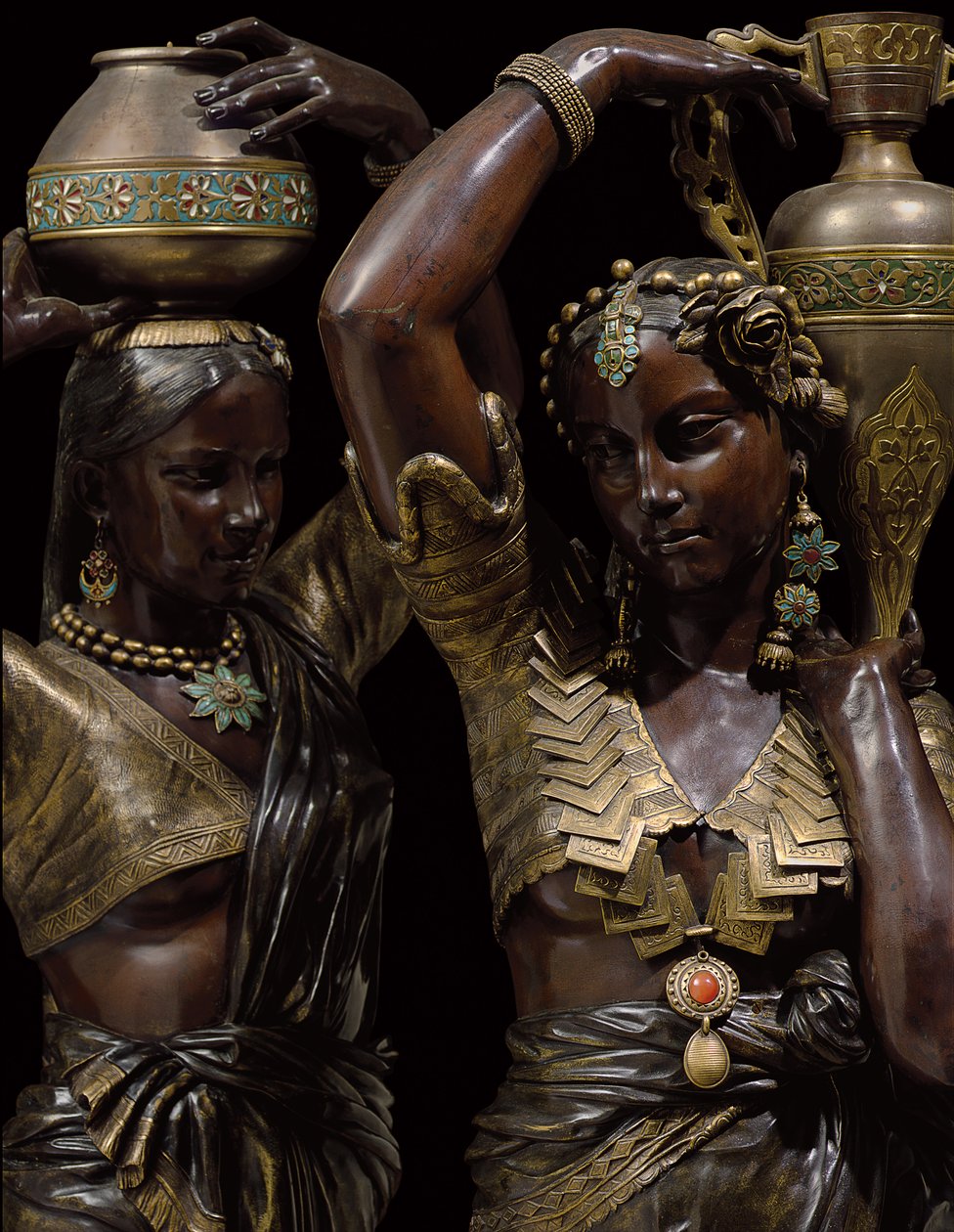 Detalle de dos antorchas de bronce en forma de mujeres indias llevando jarrones de Charles Henri Joseph Cordier