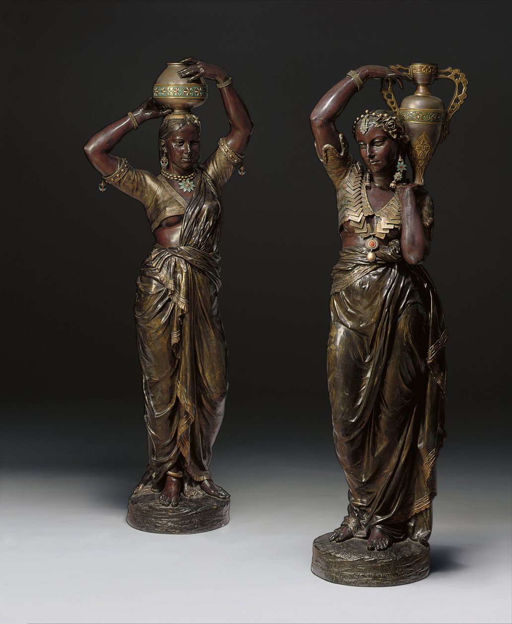 Dos antorchas de bronce en forma de mujeres indias que llevan jarrones, 1862-1865 de Charles Henri Joseph Cordier
