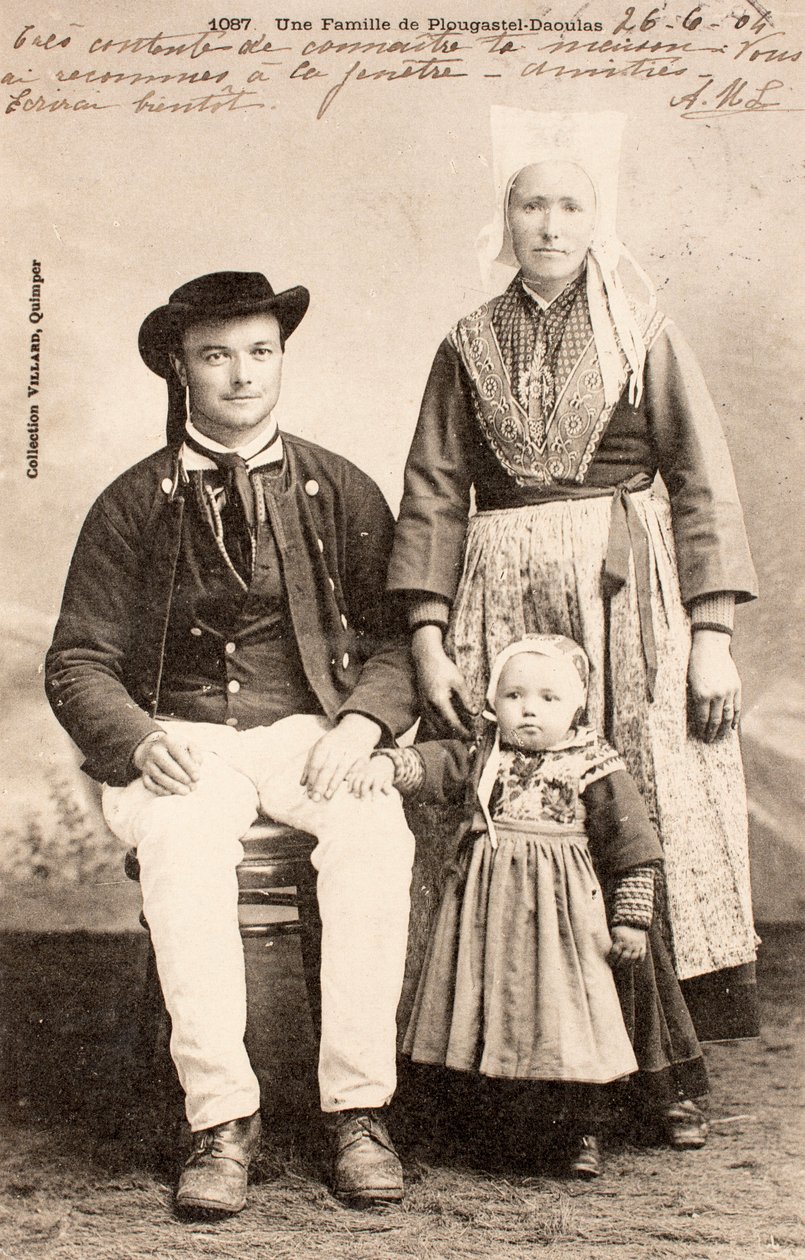 Familia de Plougastel Daoulas, Bretaña, Francia de Augustus Kollner