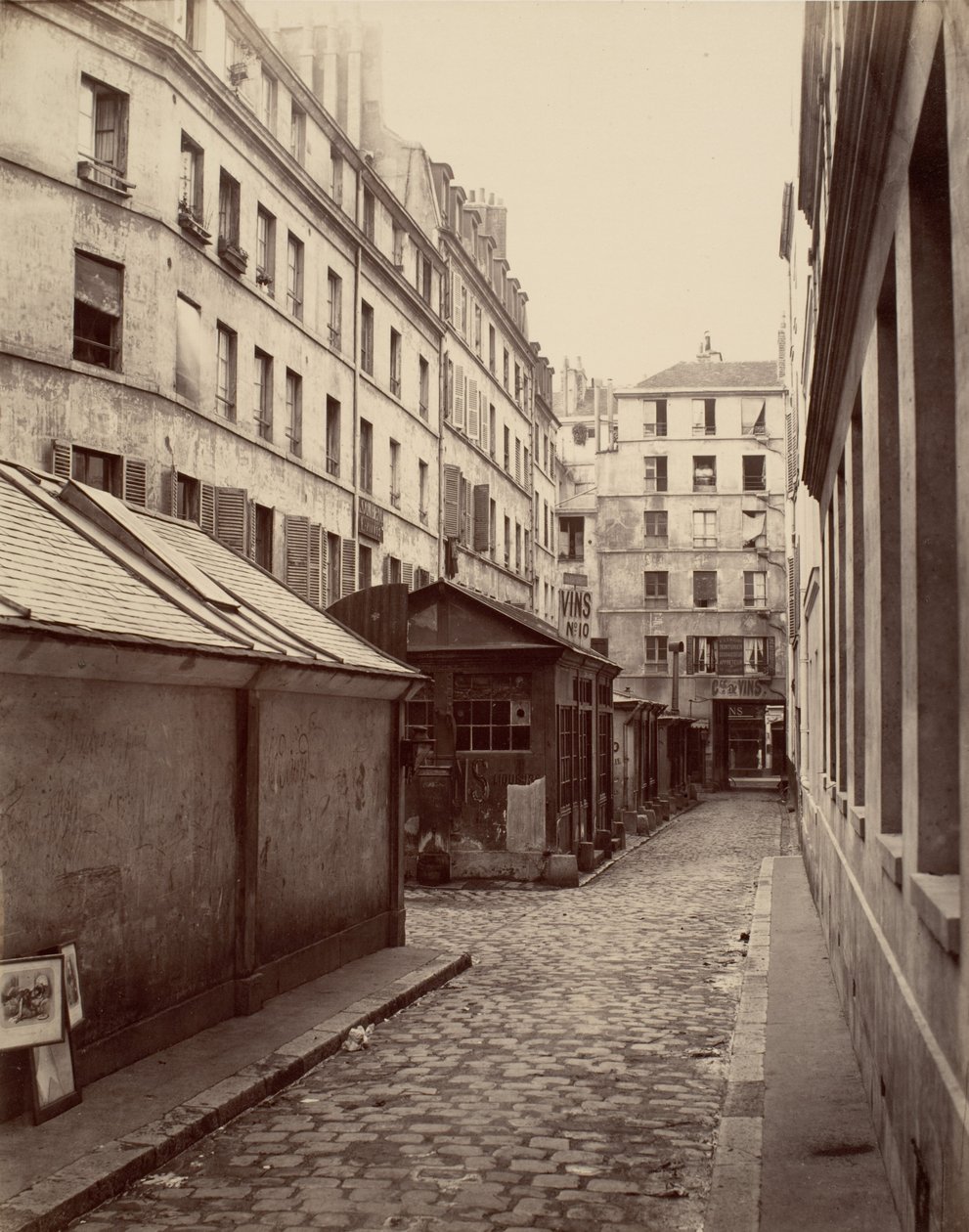 Pasaje des Deux-Soeurs de la rue Lafayette, c. 1867 de Charles Marville