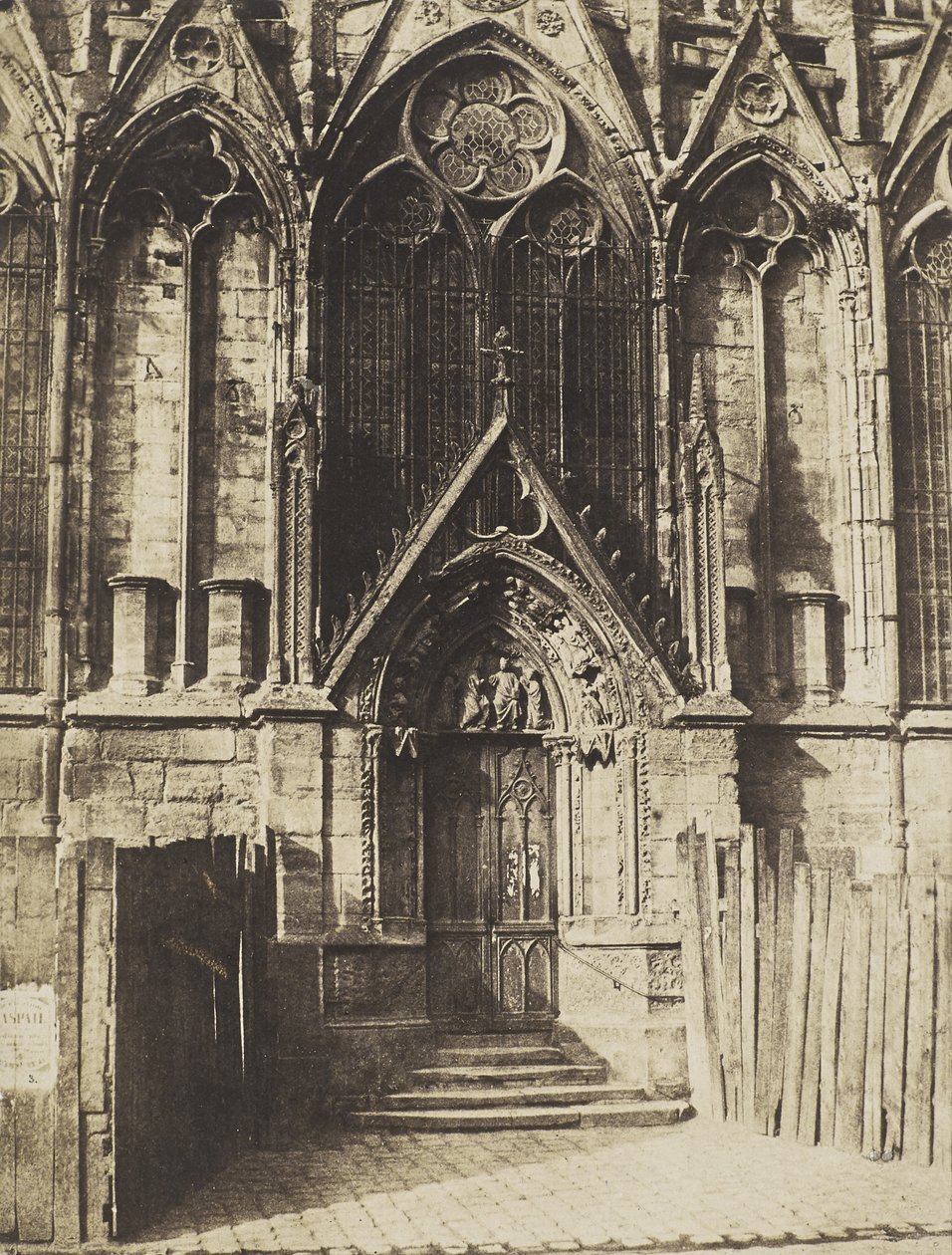 La Puerta Roja, portal norte de la Catedral de Notre-Dame, París de Charles Marville