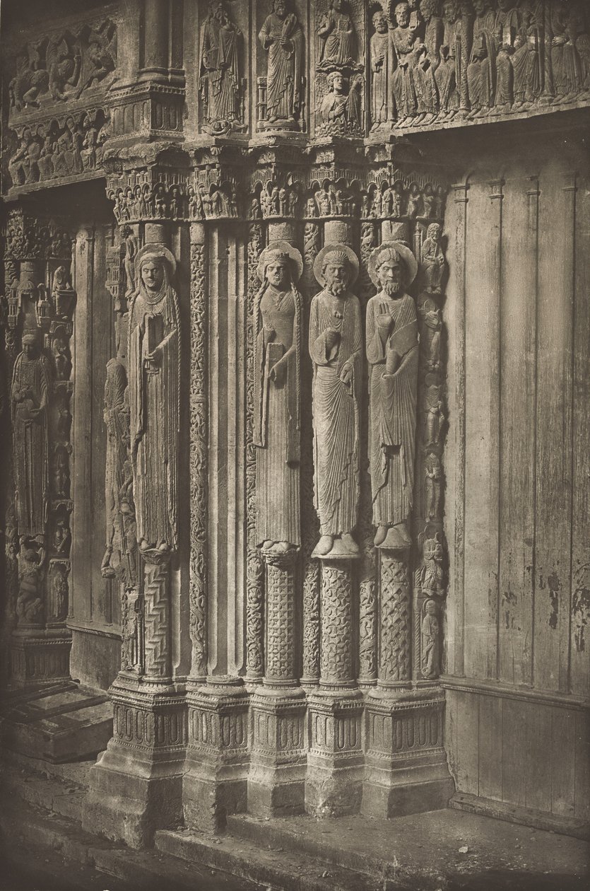 Catedral de Chartres. Puerta derecha del Portal Real, lado oeste, siglo XII, antes de julio de 1857 de Charles Nègre