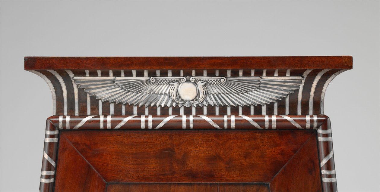 (detalle) de un gabinete de monedas ornamentado con emblemas egipcios de plata, c.1805 de Charles Percier