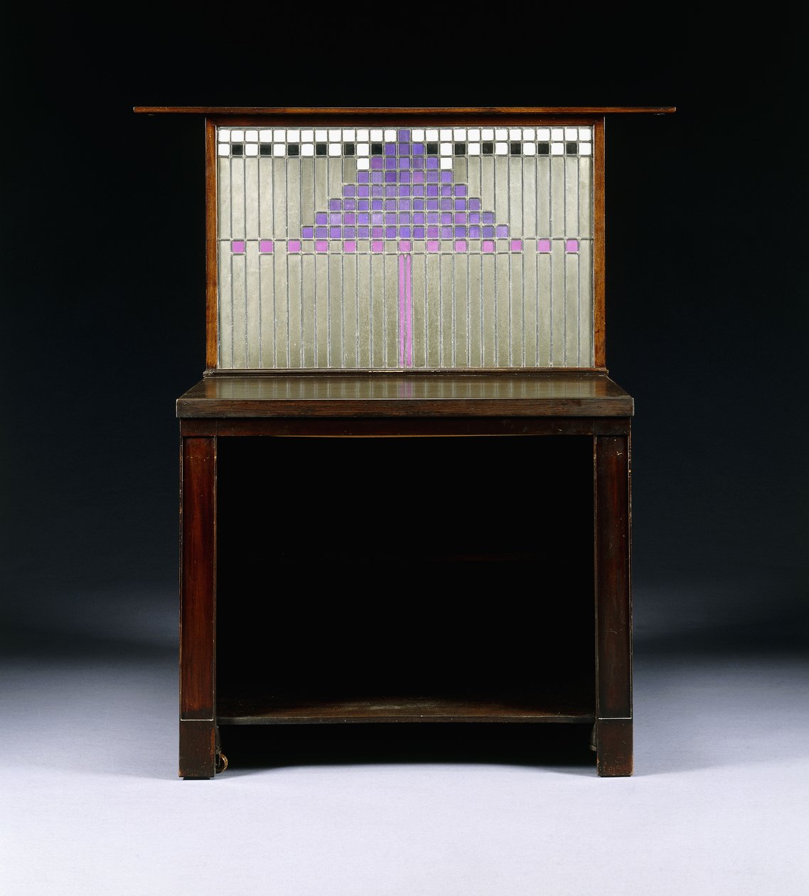 Un gabinete de escritura diseñado para Walter W. Blackie Esq., Hill House, Edimburgo de Charles Rennie Mackintosh