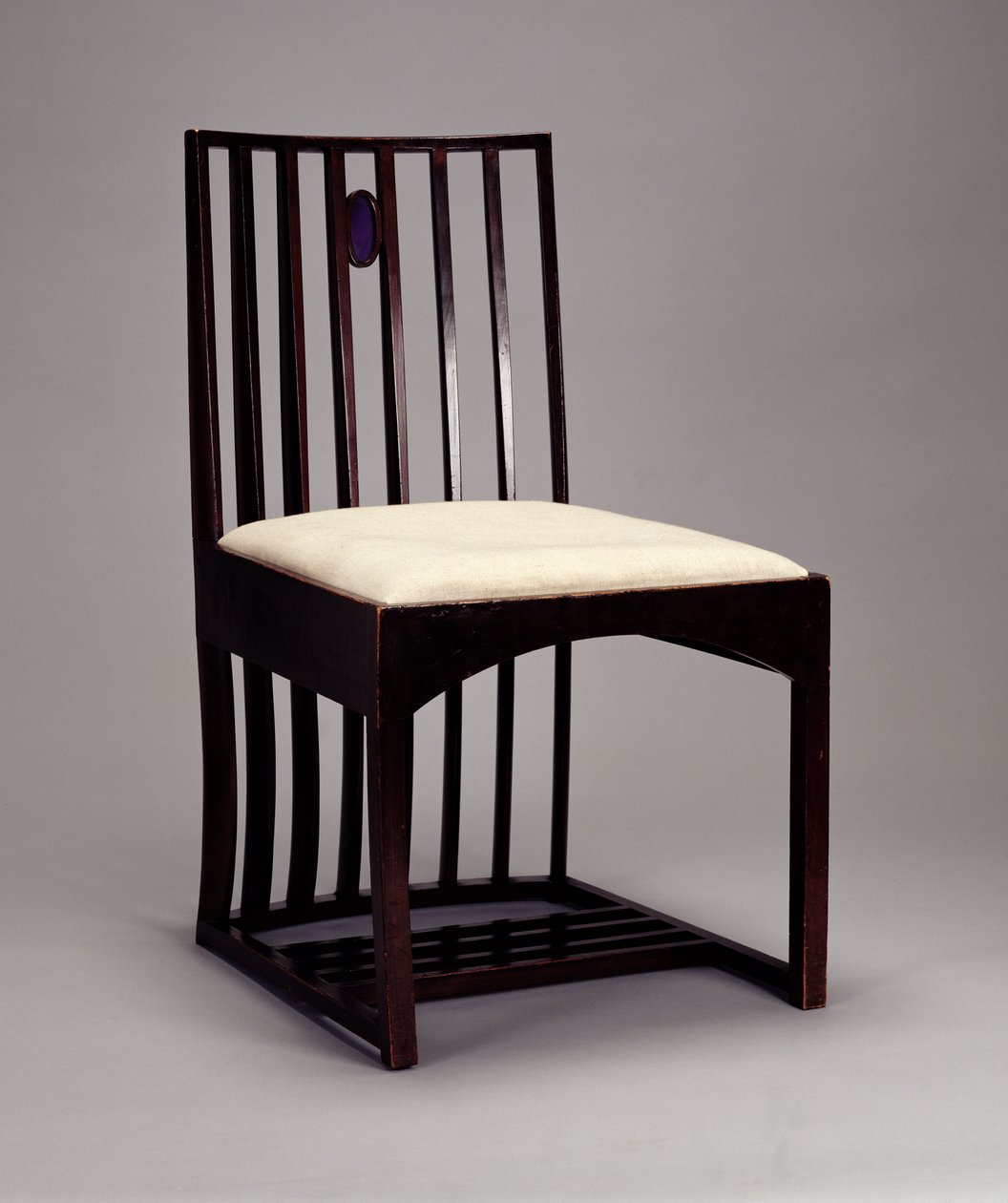 Silla en el salón, HousHill, Glasgow, 1904 de Charles Rennie Mackintosh