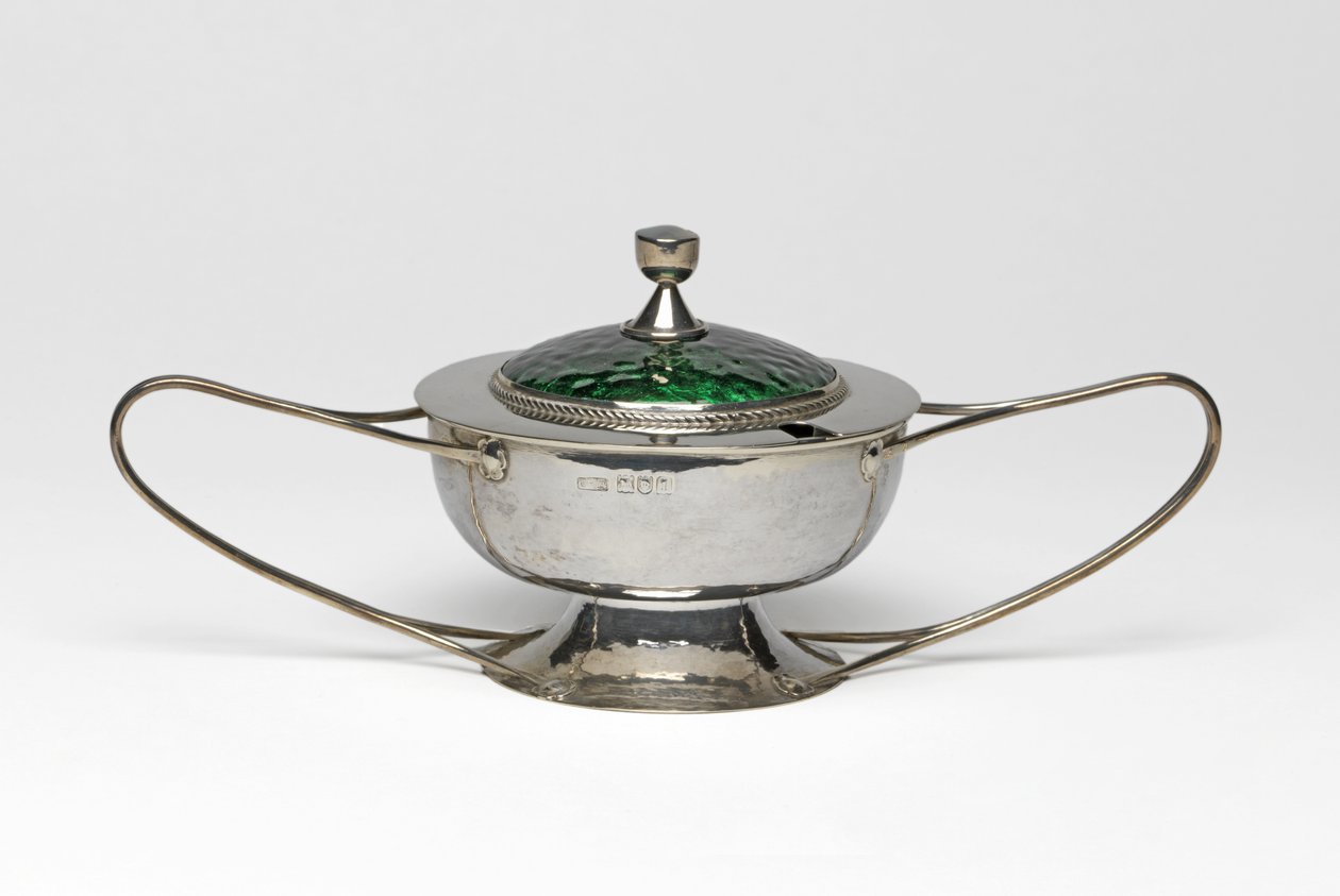 Cuenco y tapa de Charles Robert Ashbee