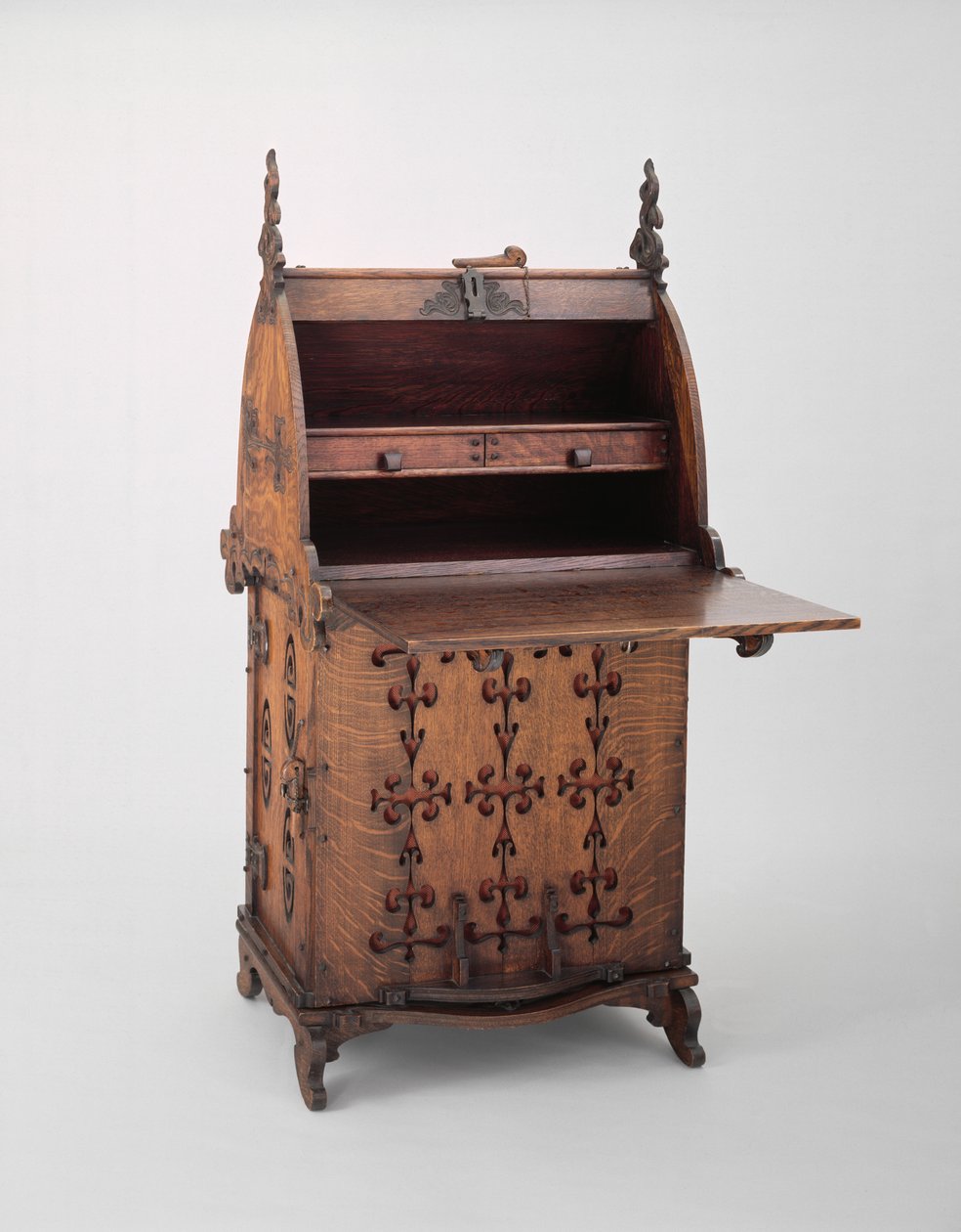 Escritorio, c.1889 de Charles Rohlfs