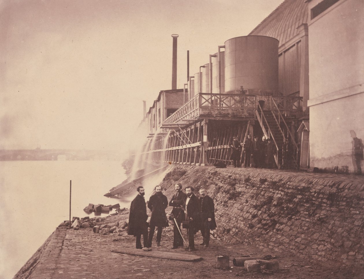 Tanques de agua fuera del anexo, Exposición Universal de París de Charles Thurston Thompson